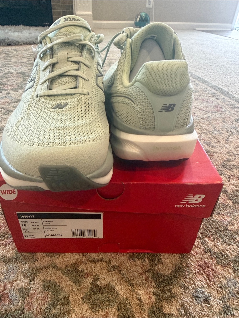New Balance 1080V15 Athletic running Shoes silver moss green grey size 10 wide